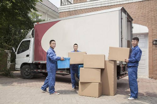 Local short-term storage space suitable for household items in Coombe