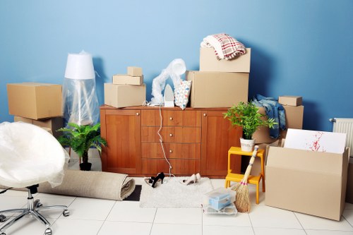 Secure temporary storage for moving house or renovating in Coombe