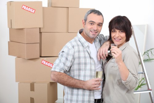 Practical storage unit for boxes, furniture, and personal belongings